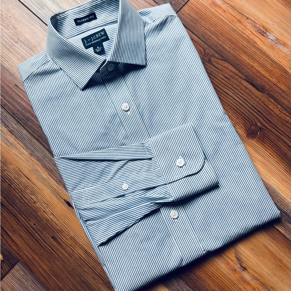 J.Crew Navy and White Classic Fit Pinstripe Shirt. Size S 14-14 1/2. - Picture 5 of 6
